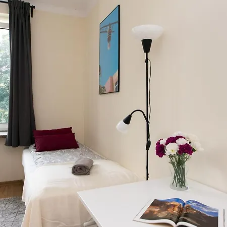 3-bedroom Flat In Center P4you Pl شقة كراكوفيا